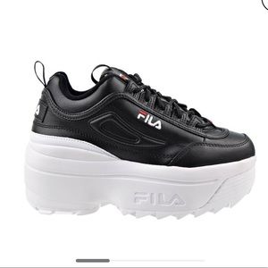 SOLD SOLD SOLD FILA disrupter 2 sneakers platform black and white gently
